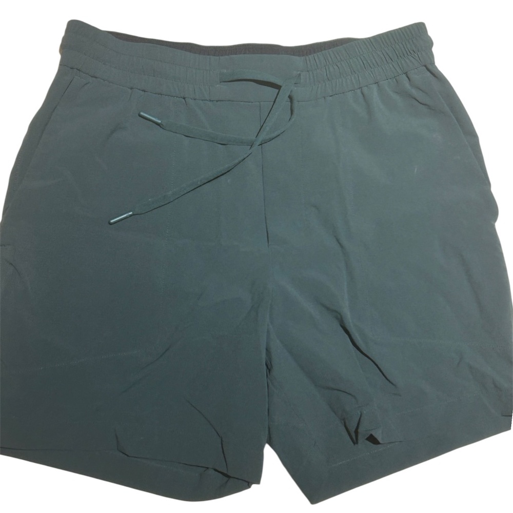LULULEMON BOWLINE SHORT 5" (S)